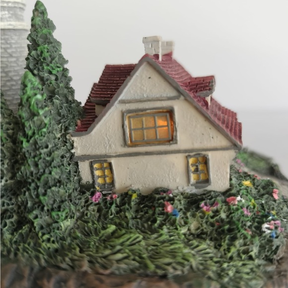 Thomas Kinkade lighthouse sculpture - Picture 10 of 14